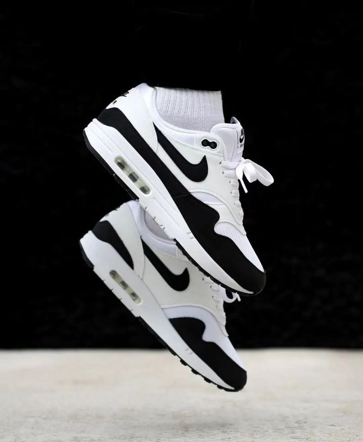 Nike Air Max 1 White Black Neutral Grey Back outfit