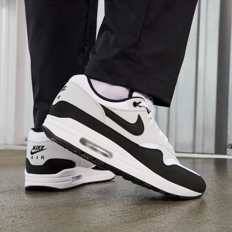 Nike Air Max 1 Essential White Pure Platinum Black outfit