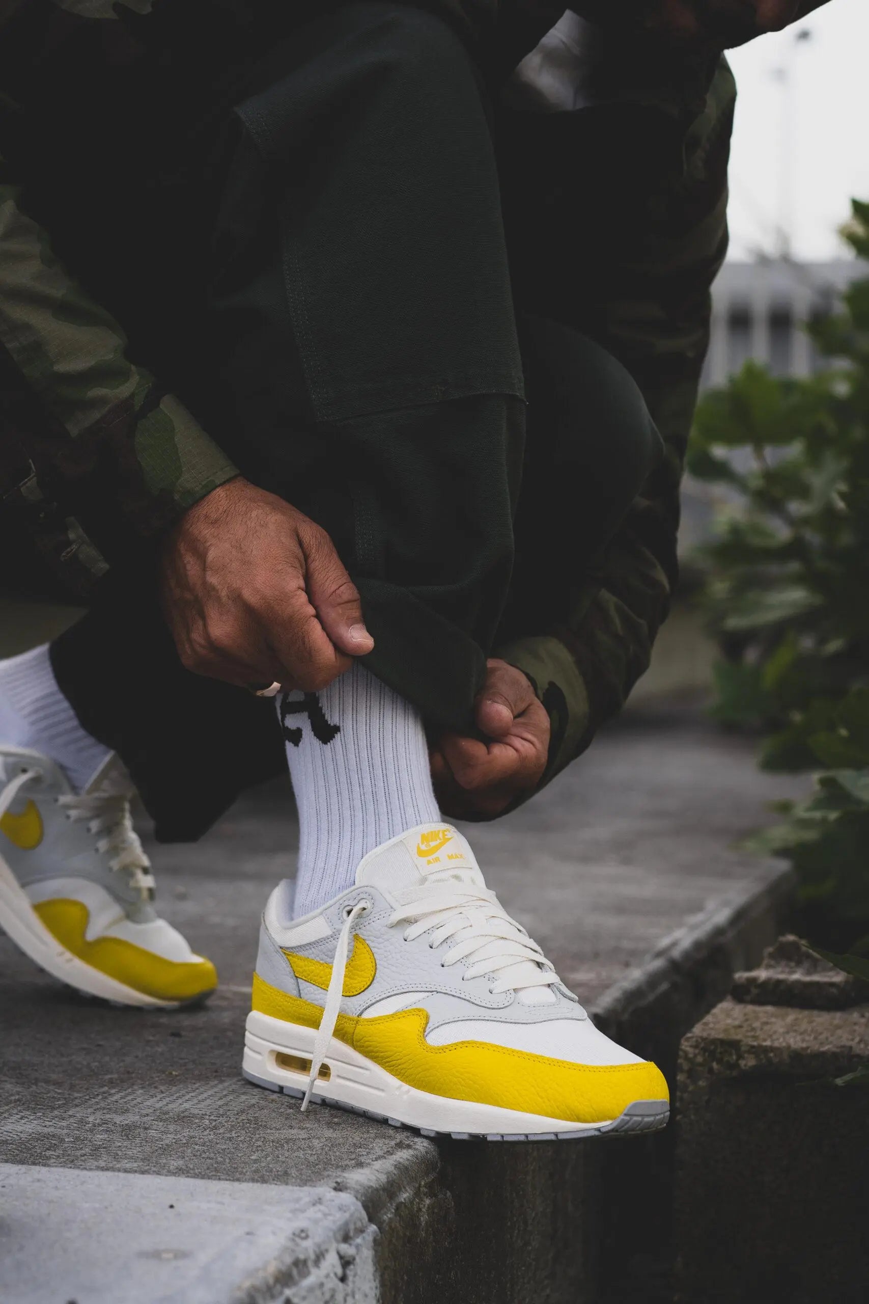 Nike Air Max 1 Tour Yellow outfit