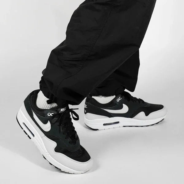 Nike Air Max 1 Essentials Off Noir Vast Grey outfit