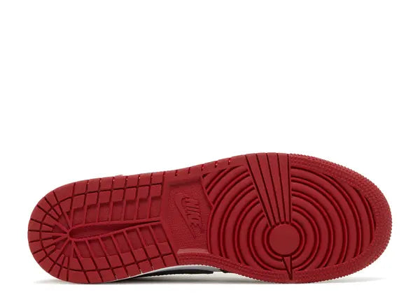Jordan 1 Retro Low OG Black Toe (GS) Bottom