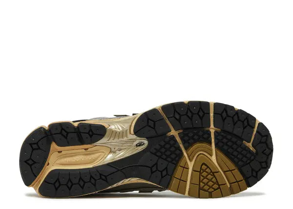 New Balance 1906R Vintage Metallic Silver Bottom