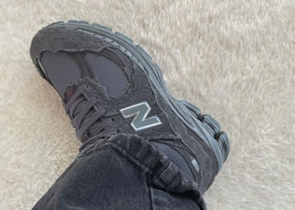 New Balance 2002R Protection Pack Phantom Outfit 1