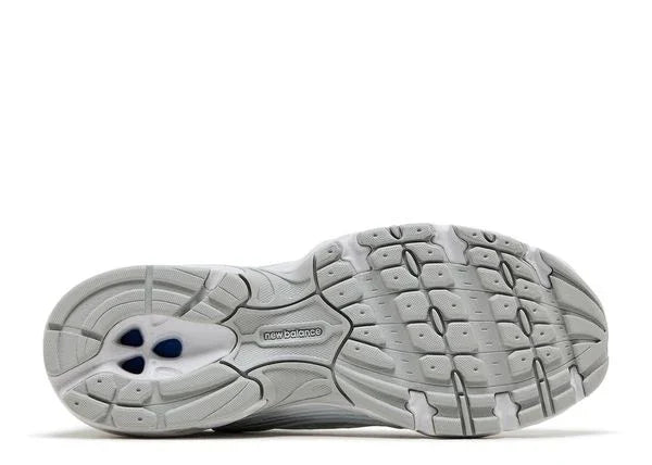 New Balance 530 Silver Metallic Polka Dots Bottom