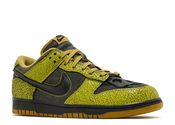 Nike Dunk Low Retro QS Halloween Skull Front