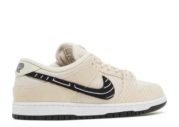 Nike SB Dunk Low Albino & Preto Back