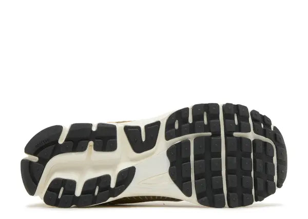 Nike Zoom Vomero 5 Metallic Gold Bottom