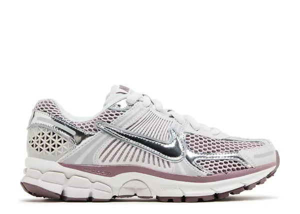 Nike Zoom Vomero 5 Metallic Silver Platinum Violet Side