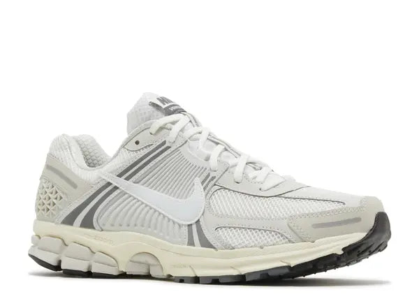Nike Zoom Vomero 5 Platinum Tint Front