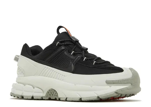 Nike Zoom Vomero 5 Roam Black Light Silver Front