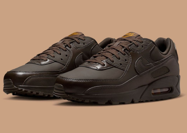 Nike Air Max 90 ESS+ Baroque Brown Outfit