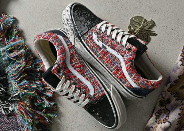Vans Premium Old Skool Charms Red Black Outfit