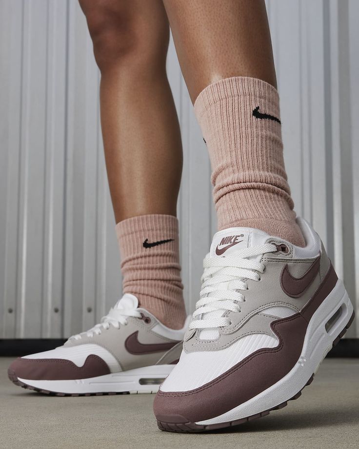 Nike Air Max 1 '87 Smokey Mauve outfit