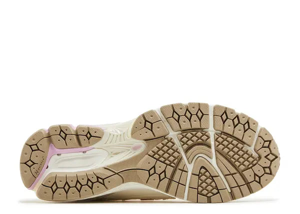 New Balance 1906R Pink Sugar Bottom