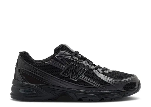 New Balance 740 Triple Black Side