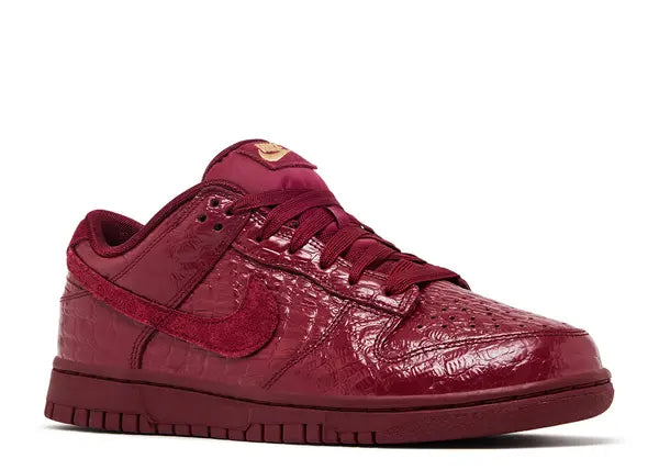 Nike Dunk Low Crocodile Team Red Front