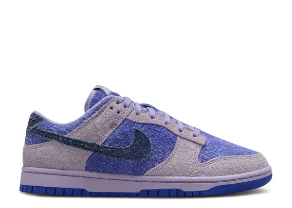 Nike Dunk Low SE Hydrangeas Side