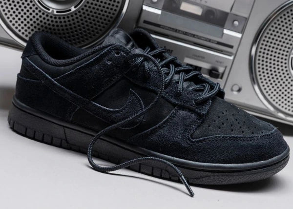 Nike Dunk Low SE Triple Black Outfit