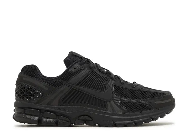 Nike Zoom Vomero 5 Triple Black Side