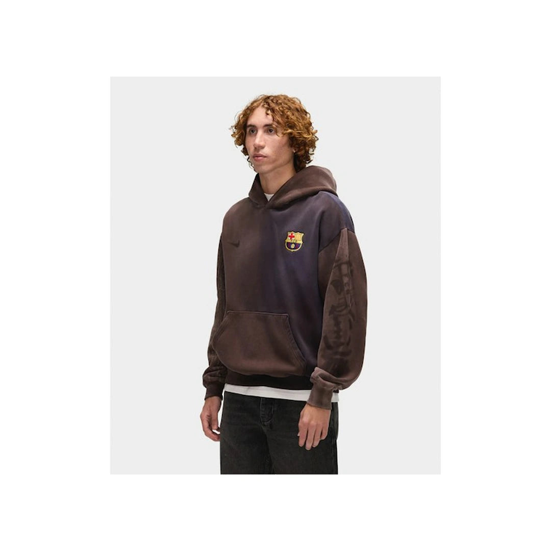 Travis Scott x Nike x FC Barcelona Split-Dye Crest Hoodie Multricolor outfit